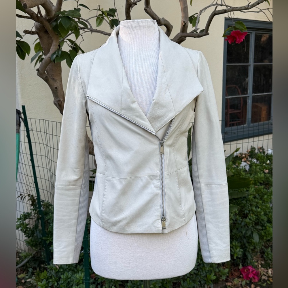 Vince leather moto jacket with versatile collar - size S